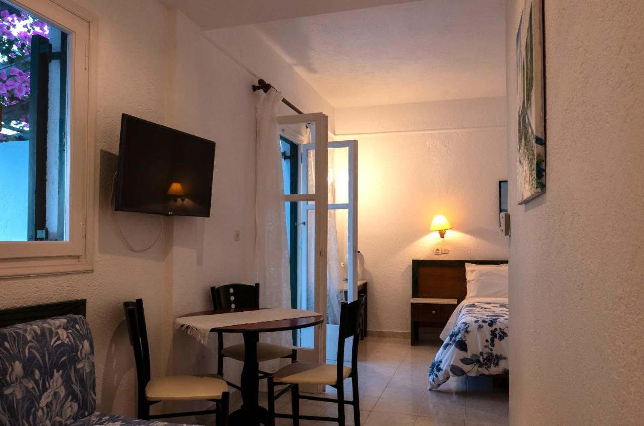 Villea Village Makrýgialos Eksteriør billede