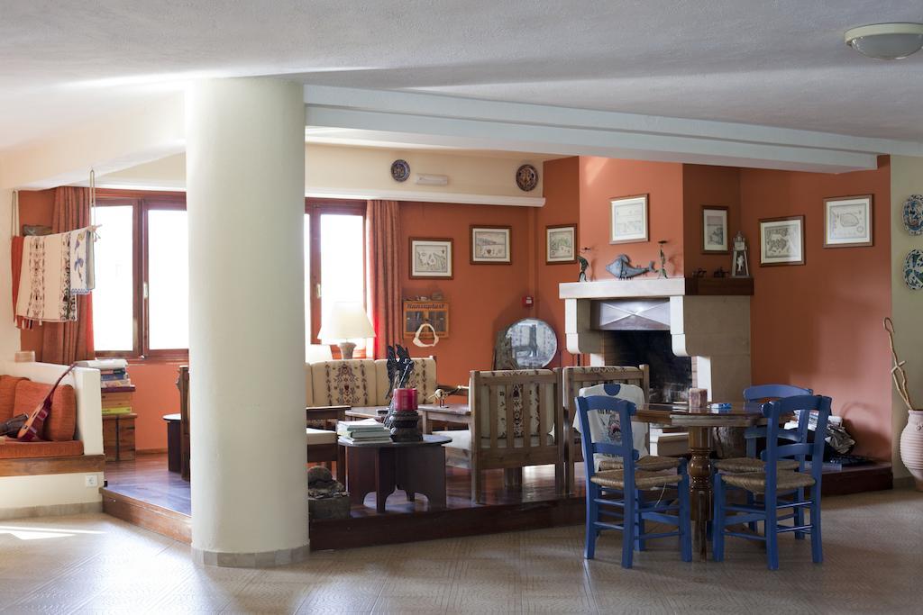 Villea Village Makrýgialos Eksteriør billede