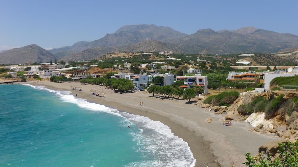 Villea Village Makrýgialos Eksteriør billede
