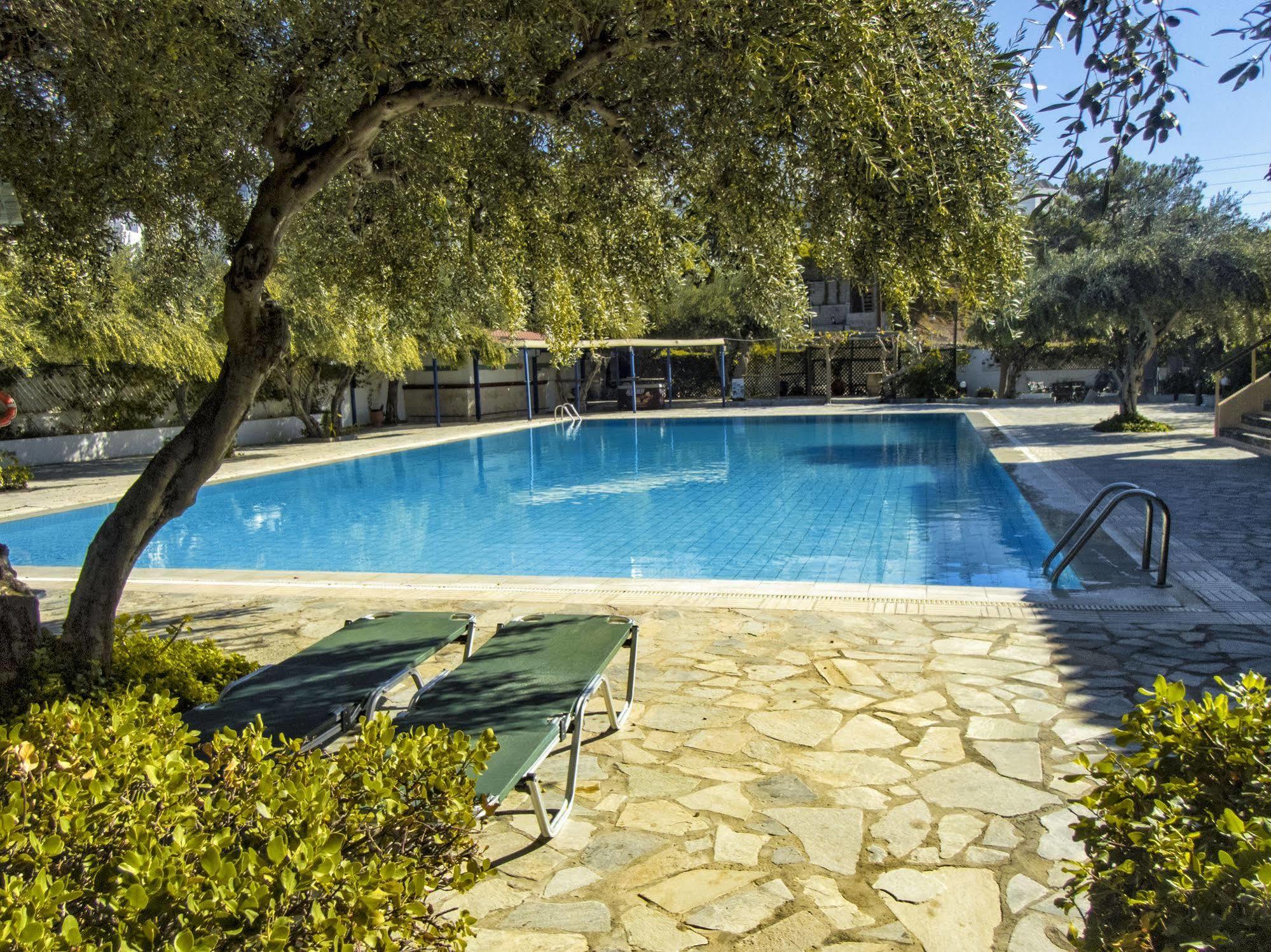 Villea Village Makrýgialos Eksteriør billede